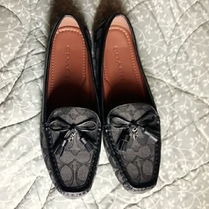 COACH black slipon shoe tassel size 8B beautiful!